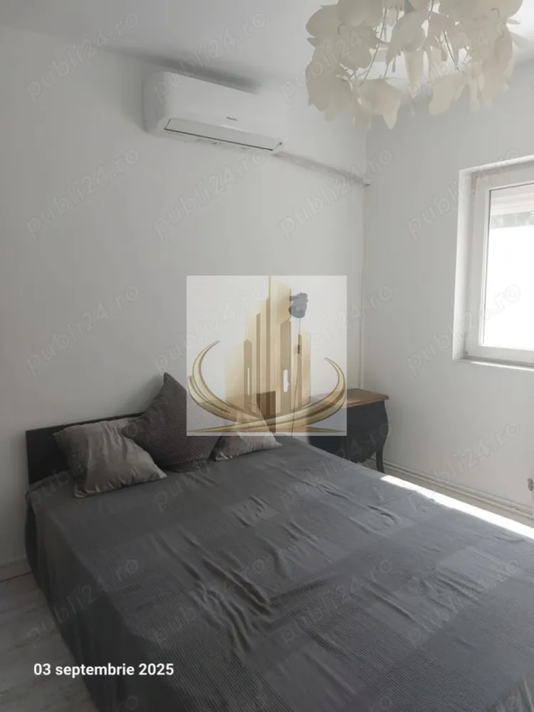 Apartament 2 camere decomandat, poziție excelentă – Zona Lunei - Grand Mobilis Imobiliare vă propune spre închiriere un apartament cu 2 camere decomandat, situat la etajul 1, în zona Lunei.

Locuința are o suprafață utilă de 50 mp și dispune de centrală termică proprie, oferind confort și eficiență pe tot parcursul anului.

Apartamentul este ideal atât pentru o familie, cât și pentru studenți, datorită poziționării excelente în apropierea centrelor universitare.

Zona Lunei este apreciată pentru liniștea sa, dar și pentru accesibilitatea ridicată. În imediata apropiere se regăsesc numeroase facilități precum magazine, restaurante, terase și parcuri, ceea ce contribuie la un stil de viață confortabil și echilibrat. De asemenea, zona este foarte bine conectată la mijloacele de transport, facilitând deplasarea rapidă către orice punct de interes din oraș.

Pentru mai multe detalii sau pentru programarea unei vizionări, echipa Grand Mobilis Imobiliare vă stă la dispoziție.
ID intern CP3045115