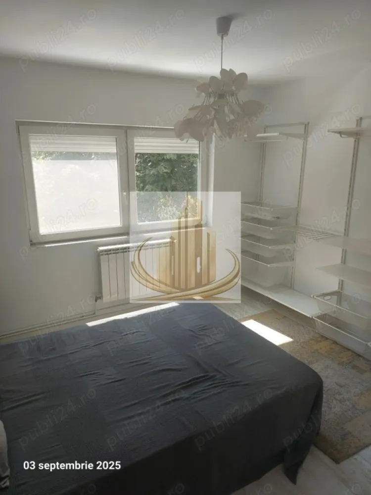 Apartament 2 camere decomandat, poziție excelentă – Zona Lunei - Grand Mobilis Imobiliare vă propune spre închiriere un apartament cu 2 camere decomandat, situat la etajul 1, în zona Lunei.

Locuința are o suprafață utilă de 50 mp și dispune de centrală termică proprie, oferind confort și eficiență pe tot parcursul anului.

Apartamentul este ideal atât pentru o familie, cât și pentru studenți, datorită poziționării excelente în apropierea centrelor universitare.

Zona Lunei este apreciată pentru liniștea sa, dar și pentru accesibilitatea ridicată. În imediata apropiere se regăsesc numeroase facilități precum magazine, restaurante, terase și parcuri, ceea ce contribuie la un stil de viață confortabil și echilibrat. De asemenea, zona este foarte bine conectată la mijloacele de transport, facilitând deplasarea rapidă către orice punct de interes din oraș.

Pentru mai multe detalii sau pentru programarea unei vizionări, echipa Grand Mobilis Imobiliare vă stă la dispoziție.
ID intern CP3045115