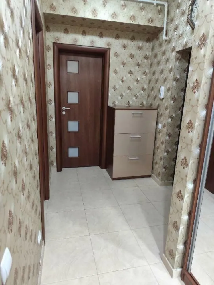Ag BRASADAS vinde ap 2 cam Confort Urban Rahova. - Agenția BRASADAS vinde apartament cu 2 camere DECOMANDAT, Confort Urban Rahova , 54 mp. la etajul 1, cu doua balcoane închise, centrala termica proprie, aer condiţionat, Smart wifi, tapet decorativ.
Apartamentul se vinde mobilat şi utilat.
In apropiere sunt scoli, grădiniţe, hipermarketuri.
Staţia de autobuz 117 este vis a vis de bloc.
Pentru mai multe oferte accesați www.brasadas.com.
