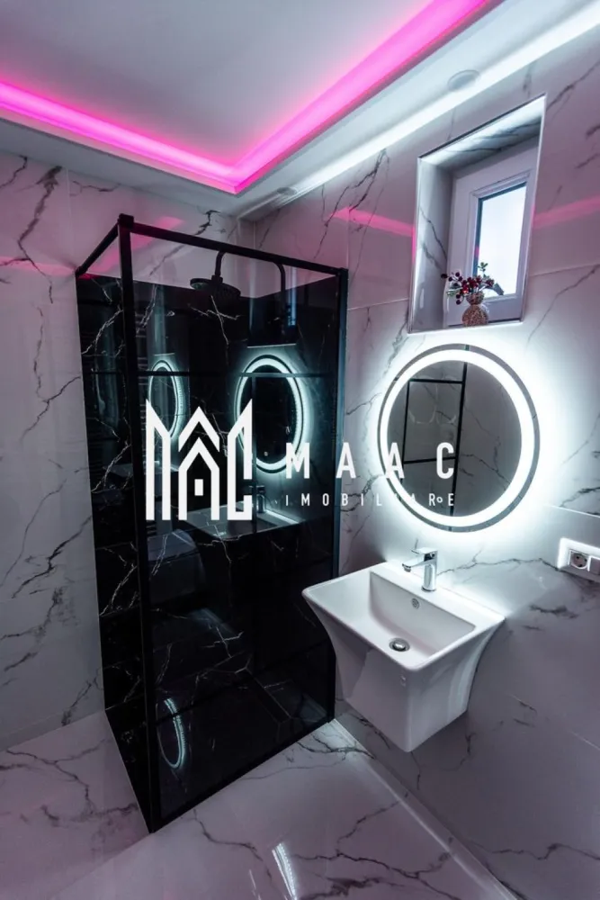 Apartament 1 camera | Etaj 1 | Renovat | Modern | Central - MAAC Imobiliare vă oferă spre închiriere un apartament cu o camera, complet mobilat și utilat, situat în zona Ultracentrala (la 2 minute de inima orasului - Piata Mare).

Acest apartament decomandat este gândit pentru a oferi confort și funcționalitate într-un spațiu compact, dar foarte bine structurat.

Bucătăria este complet echipată cu plită, cuptor, frigider și zona de dining.

Baia este modernă, dotată cu cabină de duș, iar pentru confortul dumneavoastră, apartamentul mai include o mașină de spălat rufe.

Mențiuni: Nu se acceptă animale de companie.
Nu se accepta fumatul in interior.
Disponibil imediat.
Se percepe o garantie din cuantumul unei chirii luni.
Termen de închiriere minim 1 an de zile.

Pentru mai multe detalii sau pentru a programa o vizionare, va rugam specificati telefonic: CP3045083