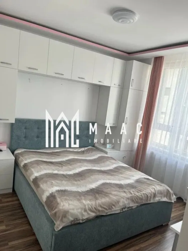 Apartament 3 camere | Etaj 2 | Balcon | Arhitectilor - MAAC Imobiliare vă prezintă spre vânzare un apartament cu 3 camere, situat la etajul 2 din 3 în zona Cartierul Arhitecților.

Caracteristici:
Apartament decomandat.
Suprafață utilă de 56 mp.
Situat la etajul 2.
Imobil construit în anul 2016.
Loc de parcare privat inclus în preț.

Compartimentare:
Hol de acces.
Living cu bucătărie open space.
2 dormitoare.
2 băi, dintre care una dotată cu cadă și geam de aerisire.
Balcon de 3,85 mp.

Dotări și finisaje:
Centrală termică proprie.
Încălzire prin calorifere.
Spații bine organizate și luminoase.

Avantaje locație
În apropiere se află magazine, spații de joacă și stații de autobuz.

Pentru mai multe detalii precizati telefonic ca ati vazut anuntul cu ID: CP2982192