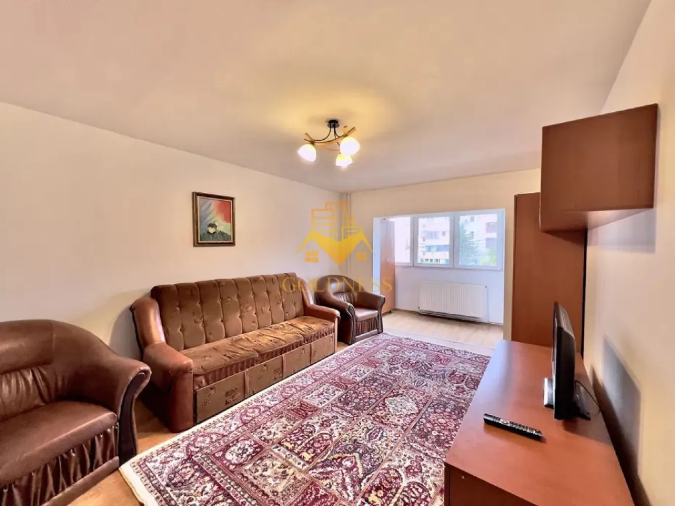 2 camere, balcon, Observatorului, Sigma Lidl, UTCN, UMF - GOLDNESS Imobiliare vă propune spre închiriere un apartament cu 2 camere complet mobilat și utilat, la etajul 2 într-un imobil de 4 etaje, în Cartierul Zorilor .
Se poate parca prin Zona.
Se află în apropierea stațiilor de transport în comun, magazine, restaurante, spații verzi, farmacii, etc. 

Apartamentul este compartimentat astfel:
 - dormitor cu pat matrimonial, dressing, noptiere
 - living cu canapea extensibila, dulap, TV
 - bucatarie complet utilată și mobilată, loc de servit masa 
 - baie cu cada, calorifer port prosop și dulap pentru depozitare.
 - 2 balcoane de 12 mp.

Imobilul este dotat cu toate cele necesare- centrală proprie, frigider, aragaz, hotă, mașină de spălat haine, etc. 

Dacă sunteți interesați de acest apartament și doriți să îl vizionați, dar și pentru alte oferte nu ezitați să ne contactați telefonic sau prin e-mail. Vă stăm la dispoziție!
Pentru intermediere se percepe un comision de 50% din prețul chiriei!