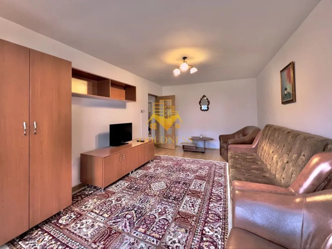 2 camere, balcon, Observatorului, Sigma Lidl, UTCN, UMF - GOLDNESS Imobiliare vă propune spre închiriere un apartament cu 2 camere complet mobilat și utilat, la etajul 2 într-un imobil de 4 etaje, în Cartierul Zorilor .
Se poate parca prin Zona.
Se află în apropierea stațiilor de transport în comun, magazine, restaurante, spații verzi, farmacii, etc. 

Apartamentul este compartimentat astfel:
 - dormitor cu pat matrimonial, dressing, noptiere
 - living cu canapea extensibila, dulap, TV
 - bucatarie complet utilată și mobilată, loc de servit masa 
 - baie cu cada, calorifer port prosop și dulap pentru depozitare.
 - 2 balcoane de 12 mp.

Imobilul este dotat cu toate cele necesare- centrală proprie, frigider, aragaz, hotă, mașină de spălat haine, etc. 

Dacă sunteți interesați de acest apartament și doriți să îl vizionați, dar și pentru alte oferte nu ezitați să ne contactați telefonic sau prin e-mail. Vă stăm la dispoziție!
Pentru intermediere se percepe un comision de 50% din prețul chiriei!