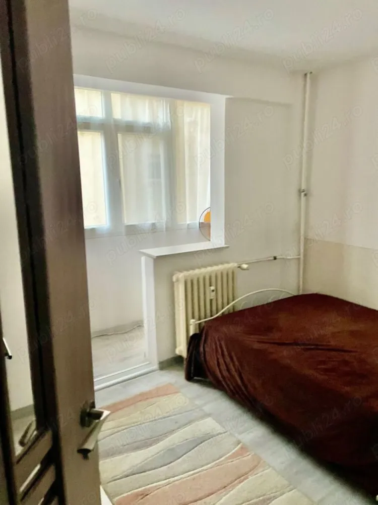 Apartament 2 camere de inchiriat Lacul Tei - Inchiriez apartament in zona Tei pe termen lung 
Spațios si luminos aflat într-o zonă f bună școala și grădinița în fata blocului parcul Tei și Plumbuita și metrou Obor la 2 statii de autobuz tramvai 
Complet mobilat și utilat majoritatea noi (canapea, mobilă, mașină spalat, frigider) 
Aer conditionat, căldură și apă caldă Radet coloană apă inlocuita complet in vara anului trecut
Mă puteti contacta fără intermediari la :
Zero șapte șapte trei opt doi noua trei trei zero