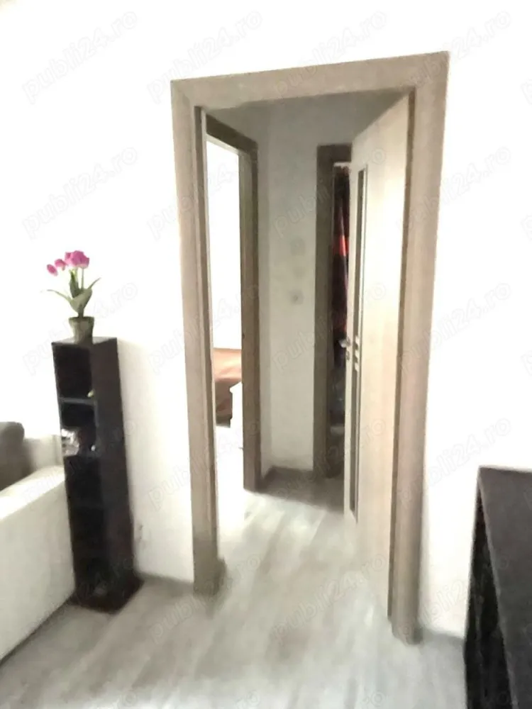 Apartament 2 camere de inchiriat Lacul Tei - Inchiriez apartament in zona Tei pe termen lung 
Spațios si luminos aflat într-o zonă f bună școala și grădinița în fata blocului parcul Tei și Plumbuita și metrou Obor la 2 statii de autobuz tramvai 
Complet mobilat și utilat majoritatea noi (canapea, mobilă, mașină spalat, frigider) 
Aer conditionat, căldură și apă caldă Radet coloană apă inlocuita complet in vara anului trecut
Mă puteti contacta fără intermediari la :
Zero șapte șapte trei opt doi noua trei trei zero