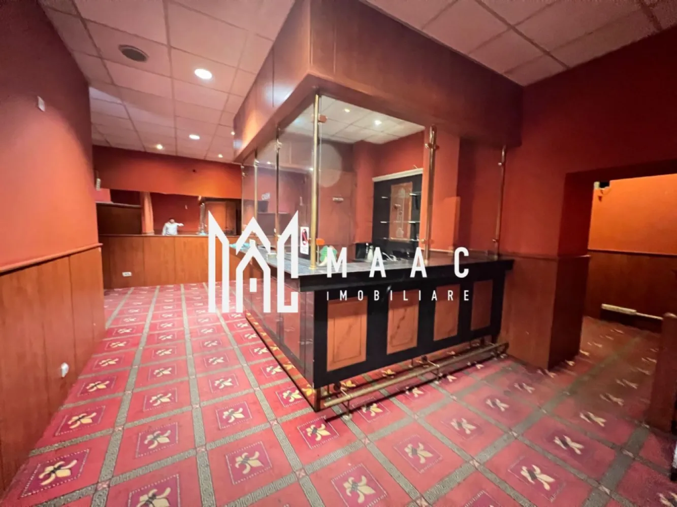 Spatiu comercial | Piata Mare | 95 MPU | Ultracentral - MAAC Imobiliare va prezinta un spatiu comercial ULTRACENTRAL.

Localizare:

Situat in centrul orasului, ofera vizibilitate ridicată și accesibilitate ușoară.
Zonă în plină dezvoltare, atractivă pentru clienți locali și turiști.

Suprafață:

Spațiu comercial cu o suprafață utilă de 95.4 mp utili.

Potențial versatil:

Ideal pentru diverse tipuri de afaceri și activități comerciale.

Oportunitate de investiție:

Spațiu comercial cu potențial de creștere într-o zonă în dezvoltare.
Atrage atenția investitorilor și antreprenorilor datorită facilităților și localizării sale strategice.

Pentru mai multe informatii, va rog sa ne contactati si sa specificati ID: CP2662245