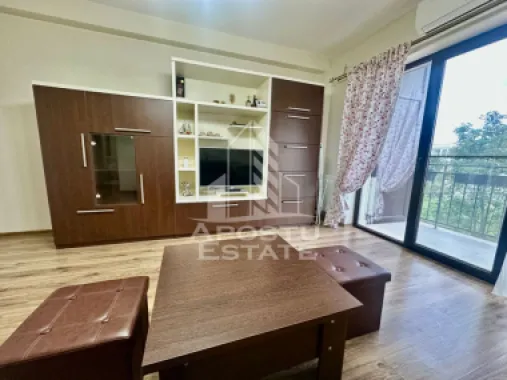 Apartament cu 2 camere, bucatarie inchisa, etaj 1, zona centrala Giroc