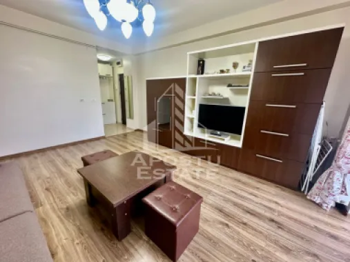 Apartament cu 2 camere, bucatarie inchisa, etaj 1, zona centrala Giroc