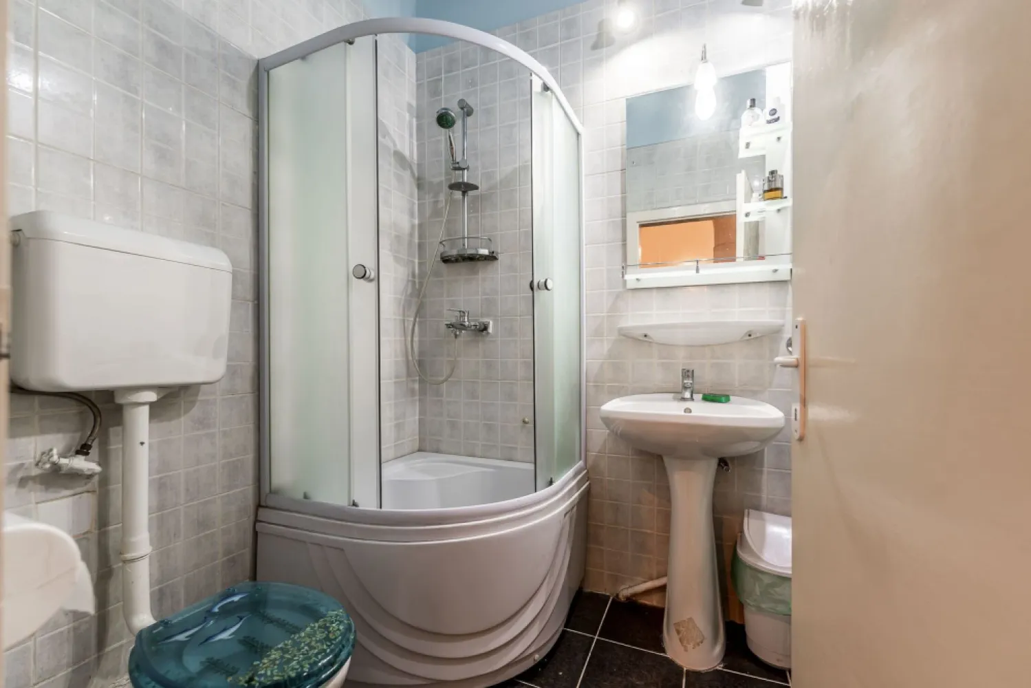 Apartament ultracentral cu 3 camere plus un bonus Comision 0