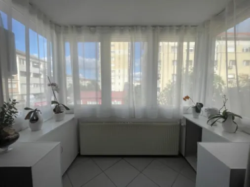 Ap. 3 camere complet mobilat,etaj 2 – Iosia-Pret 119.500 euro neg