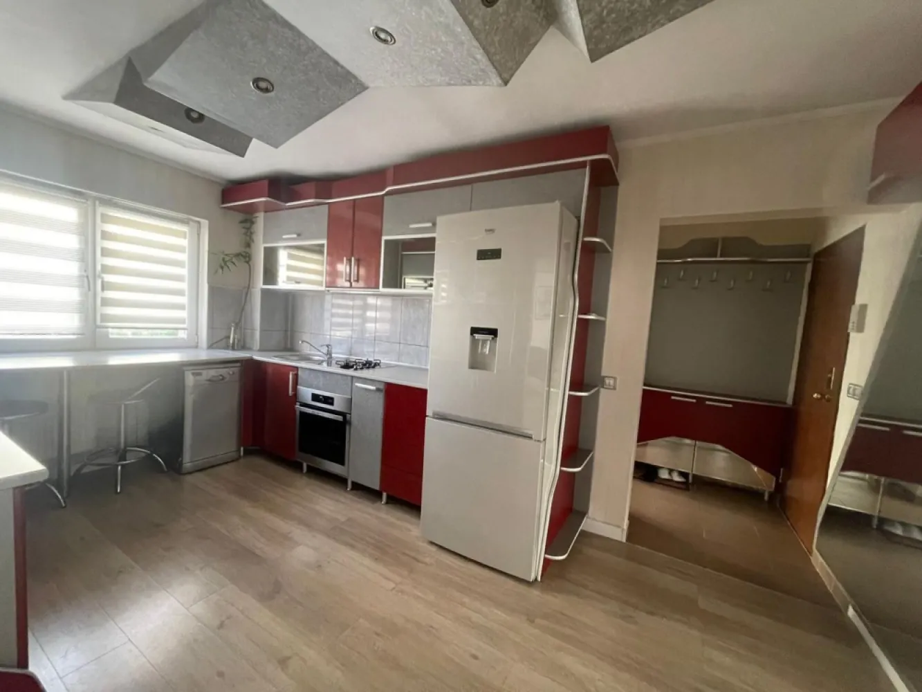 Ap. 3 camere complet mobilat,etaj 2 – Iosia-Pret 119.500 euro neg