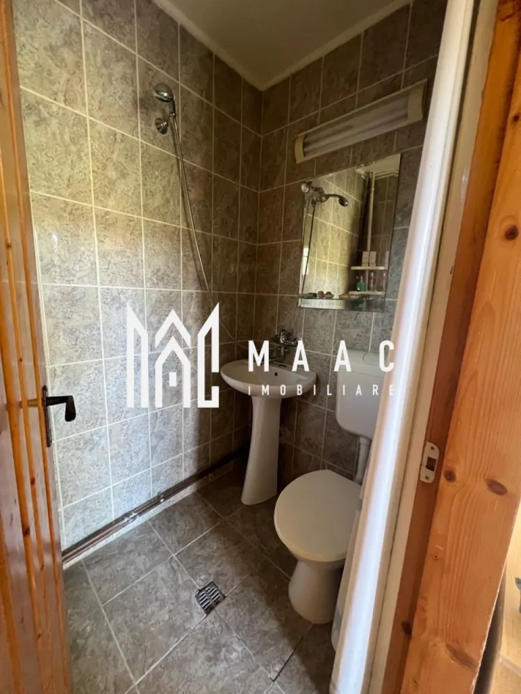 Casa P+M | Budesti | Teren 1200 mp - Casă P+M cu teren – Budești, Bârsești | 90 mp + 1.1200 mp teren | MAAC Imobiliare

MAAC Imobiliare vă propune spre vânzare o casă P+M situată în comuna Budești, Bârsești, pe strada principală, într-o zonă liniștită și accesibilă, aproape de punctele de interes locale.

Proprietatea dispune de 90 mp suprafață construită și se află pe un teren generos de 1200 mp, ideal pentru grădină, livadă sau alte activități.

Caracteristici principale:

* Suprafață construită: 90 mp
* Suprafață teren: 1.200 mp
* Regim juridic: intravilan
* Acces facil din strada principală

Utilități disponibile:

* Apă
* Curent electric
* Canalizar/ Fosa septica
* Teren drept, potrivit pentru extindere sau construcții suplimentare

Locație:

Casa este situată în Bârsești – Budești, cu acces rapid la drumurile principale, oferind o combinație ideală între liniștea zonei rurale și proximitatea față de facilitățile orașului.

O oportunitate excelentă pentru cei care doresc o locuință primitoare într-o zonă verde, cu teren generos și toate utilitățile disponibile, gata de mutare sau pentru investiție!

Pentru mai multe detalii sau pentru programarea unei vizionări, contactați echipa MAAC Imobiliare.

id: CP2797385