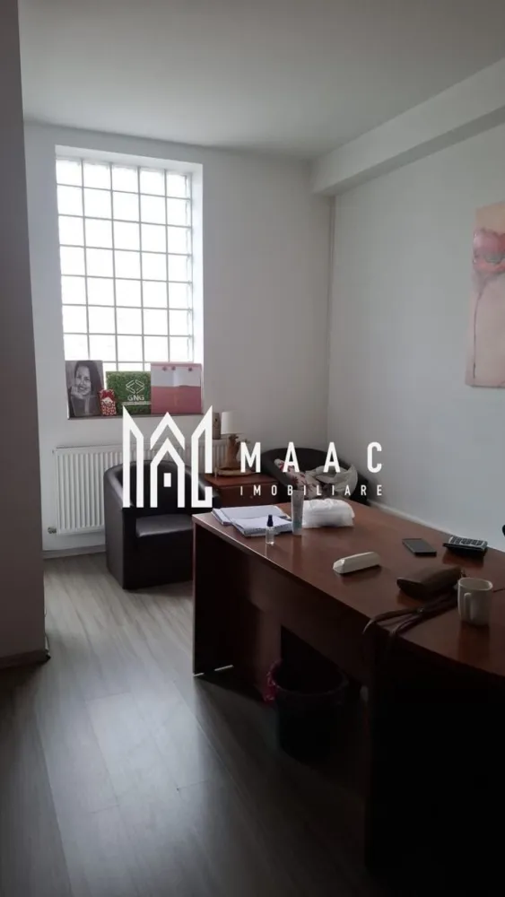 Spațiu de Birouri | 135 Mp | Loc de Parcare | Calea Dumbrăvii - MAAC Imobiliare vă propune spre închiriere un spațiu de birouri generos, ideal pentru desfășurarea activităților profesionale!

 Suprafață utilă: 135 mp
 Etaj: 2

 Compartimentare:
5 birouri individuale 
Baie
Bucătărie
Spații de depozitare
Balcon de 7 mp

 Loc de parcare suprateran inclus, în parcare cu barieră

Spațiul este bine organizat, oferind multiple încăperi separate, potrivite pentru activități de birou, firme IT, contabilitate, consultanță sau alte servicii profesionale.

Avantaje:
compartimentare practică și versatilă
lumină naturală în încăperi
spații auxiliare utile (depozitare, bucătărie)
acces facil către puncte de interes din oraș
parcare privată securizată

Pentru mai multe detalii sau pentru a programa o vizionare, vă rugăm să ne contactați, specificând ID:CP3046759