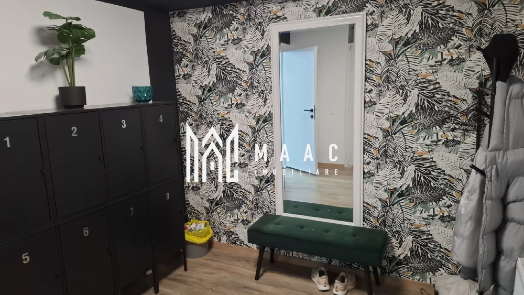 Spațiu Comercial | 92 Mp | Loc de Parcare | Calea Dumbrăvii - MAAC Imobiliare vă propune spre închiriere un spațiu comercial modern, ideal pentru dezvoltarea afacerii dumneavoastră!

 Suprafață utilă: 92 mp
 Compartimentare: open space – flexibil și ușor de adaptat în funcție de activitate
 Dotări: grup sanitar propriu
 Loc de parcare inclus, în parcare proprie cu barieră
 Stare: amenajat, gata pentru utilizare imediată

Spațiul beneficiază de o compartimentare eficientă, oferind un ambient luminos și primitor, potrivit pentru diverse tipuri de activități comerciale sau de servicii (birouri, showroom, salon etc.).

Avantaje:

vizibilitate bună
acces facil
parcare privată securizată
posibilitate personalizare în funcție de necesități

Pentru mai multe detalii sau pentru a programa o vizionare, vă rugăm să ne contactați, specificând ID:CP3046707