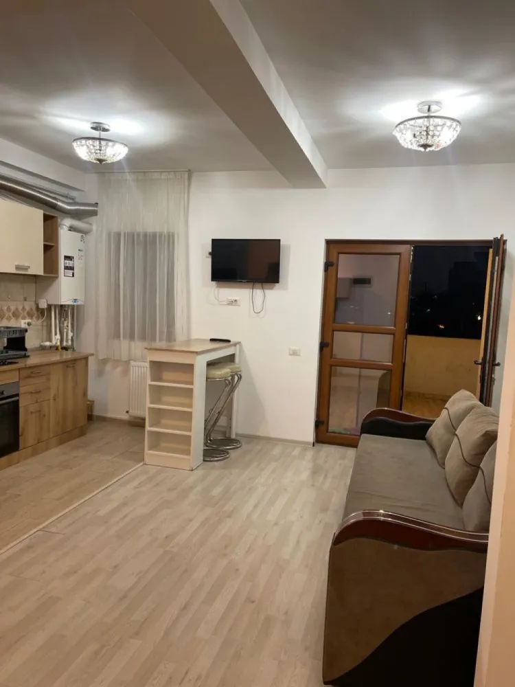 Proprietar,Inchiriez apartament 2 camere Titan/Auchan/Pallady - Proprietar, închiriez apartament 2 camere
- apartamentul se află într-un bloc nou cu o singură scară și 6 apartamente.
- este situat la etajul 1 din 2
- se închiriază complet mobilat și utilat
- dispune de living generos,dormitor,baie, hol
- dotat cu mașina de spălat, Aer Condiționat, Centrală termică cu Termostat, cuptor și aragaz pe gaz, frigider,etc.
- apartamentul dispune de o terasă de 45 mp acoperita.
- loc de parcare în fața scării 
- acces în bloc pe baza de interfon
La închirierea acestuia se va achita 1 luna garanție + 1 luna chirie.