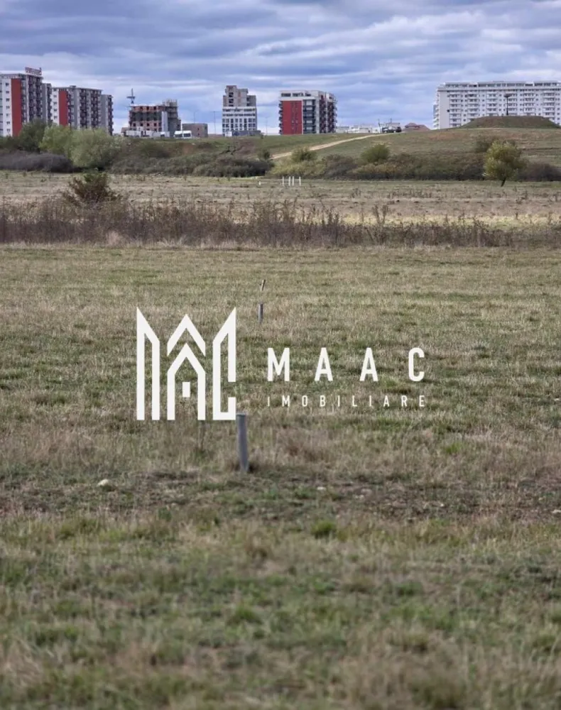 Teren parcelat | 2400 mp | Extravilan | Șelimbăr - MAAC Imobiliare vă propune spre vânzare un teren extravilan, amplasat în zona Șelimbăr.

Terenul este împărțit în 6 loturi, având:
-> 400 mp.
->CF individual pentru fiecare parcelă, înregistrate în Eterra.

Cele mai apropiate utilități se află la 150 m de teren.
Proprietarii au cedat deja un drum de acces primăriei și unul comun ( cu vecinii ).

Pentru mai multe detalii, vă rugăm să specificați telefonic că sunteți interesat/ă de anunțul cu ID: CP2796588 .