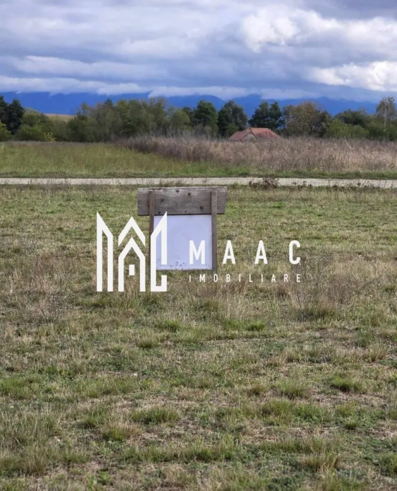 Teren parcelat | 2400 mp | Extravilan | Șelimbăr - MAAC Imobiliare vă propune spre vânzare un teren extravilan, amplasat în zona Șelimbăr.

Terenul este împărțit în 6 loturi, având:
-> 400 mp.
->CF individual pentru fiecare parcelă, înregistrate în Eterra.

Cele mai apropiate utilități se află la 150 m de teren.
Proprietarii au cedat deja un drum de acces primăriei și unul comun ( cu vecinii ).

Pentru mai multe detalii, vă rugăm să specificați telefonic că sunteți interesat/ă de anunțul cu ID: CP2796588 .
