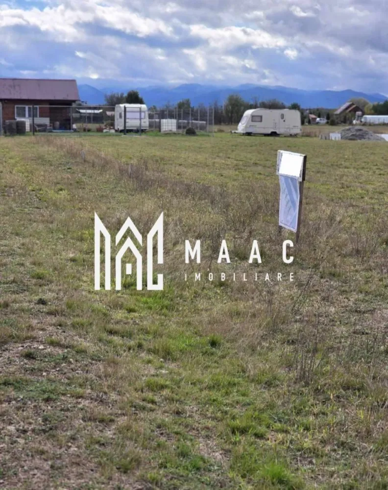 Teren parcelat | 2400 mp | Extravilan | Șelimbăr - MAAC Imobiliare vă propune spre vânzare un teren extravilan, amplasat în zona Șelimbăr.

Terenul este împărțit în 6 loturi, având:
-> 400 mp.
->CF individual pentru fiecare parcelă, înregistrate în Eterra.

Cele mai apropiate utilități se află la 150 m de teren.
Proprietarii au cedat deja un drum de acces primăriei și unul comun ( cu vecinii ).

Pentru mai multe detalii, vă rugăm să specificați telefonic că sunteți interesat/ă de anunțul cu ID: CP2796588 .