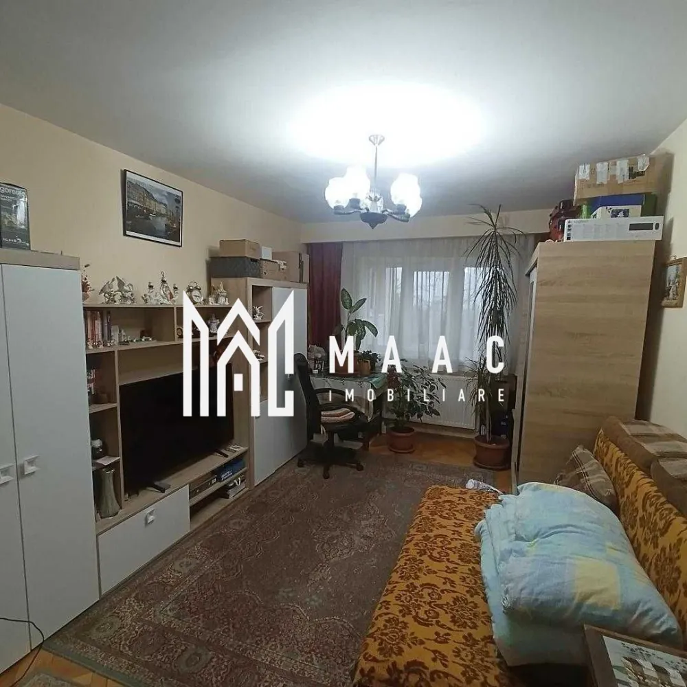 Apartament 2 Camere I 47 mp I Etaj 2/4 I Valea Aurie - MAAC Imobiliare vă propune spre vânzare un apartament cu 2 camere, situat într-una dintre cele mai apreciate și căutate zone rezidențiale din Sibiu – cartierul Valea Aurie.

Detalii proprietate:
Suprafață utilă: 47 mp
Decomandat
Etaj: 2 din 4
Localizare: Sibiu, Valea Aurie

Caracteristici:
2 camere luminoase
1 baie ccu geam de aerisire
Bucătărie separată
Boxă pentru depozitare
Încălzire cu centrală proprie pe gaz
Finisaje: parchet și gresie

Avantaje suplimentare ale locației:
Zonă verde și liniștită, cu aer de calitate superioară;
Acces facil la transport public, magazine, școli și servicii;
Distanță scurtă până în centrul orașului și zonele cu puncte de interes.

Pentru detalii suplimentare, consultanță sau programarea unei vizionări, va rugăm să ne contactati specificand ID: CP2871108.