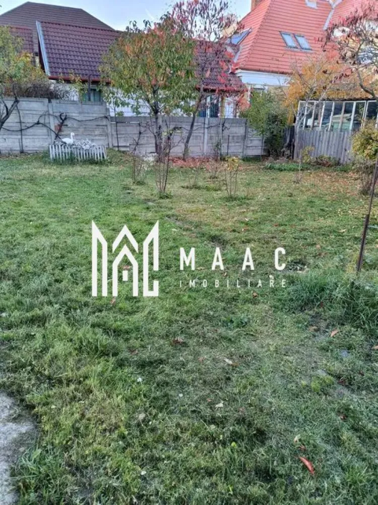 Teren Intravilan | 450 Mp | Calea Poplăcii | Sibiu - MACC Imobiliare vă oferă spre vânzare teren intravilan – Sibiu

Vă propunem spre vânzare un teren intravilan cu suprafața de 450 mp, situat într-o zonă liniștită și bine cotată, foarte aproape de centrul orașului Sibiu.

Terenul are deschidere generoasă la stradă și acces facil la toate utilitățile: apă, gaz, curent electric și canalizare.
Este ideal pentru construcția unei case individuale, a unui duplex sau pentru investiție imobiliară.

Detalii:

Suprafață totală: 450 mp

Deschidere stradală: generoasă

Regim: intravilan

Acces: drum asfaltat

Utilități: apă, gaz, curent, canalizare – disponibile la poartă

Zonă: rezidențială, foarte bună

 Locație:

Calea Poplăcii Sibiu – zonă cu acces rapid către centrul orașului și facilități diverse.

Teren excelent pentru construirea unei locuințe moderne într-o zonă liniștită și bine poziționată din Sibiu.

 Pentru mai multe informații și vizionări, vă rugăm să ne contactați, specificând ID: CP2796144