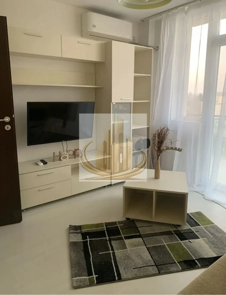 ✨Ap 2 camere- Girocului Mobilat&utilat - Grand Mobilis Imobiliare vă propune spre închiriere un apartament modern, ideal pentru un stil de viață confortabil.

📍 Situat în Girocului intr-o zonă liniștită, cu acces facil către mijloace de transport, magazine și puncte de interes (Profi, Kaufland, Lidl).

⸻

🏡 Detalii proprietate

* Compartimentare: decomandat
* Etaj: 3 din 5, bloc cu lift
* Dotări complete, pregătit pentru mutare imediată

⸻

🛋️ Compartimentare

* Hol generos
* Living luminos cu balcon
* Bucătărie închisă
* Dormitor matrimonial
* Baie cu cadă

⸻

🌟 Dotări & beneficii

* Mobilat și utilat complet
* Aer condiționat
* Mașină de spălat rufe
* Frigider, cuptor electric, plită pe gaz, hotă, cuptor cu microunde
* TV în living

⸻

📍 Avantaje locație

* Aproape de magazine (Profi la parter, Kaufland, Lidl)
* Acces rapid la transport în comun
* Zonă liniștită, ideală pentru locuit

⸻

💶 Preț: 400 €/lună
🔒 Garanție: echivalentul unei luni de chirie

⸻

📌 Condiții

* Se închiriază pe termen lung
* Nu se acceptă animale de companie
* Preferabil chiriași serioși, nefumători

⸻

📞 Pentru mai multe detalii sau programare vizionare:
Grand Mobilis Imobiliare