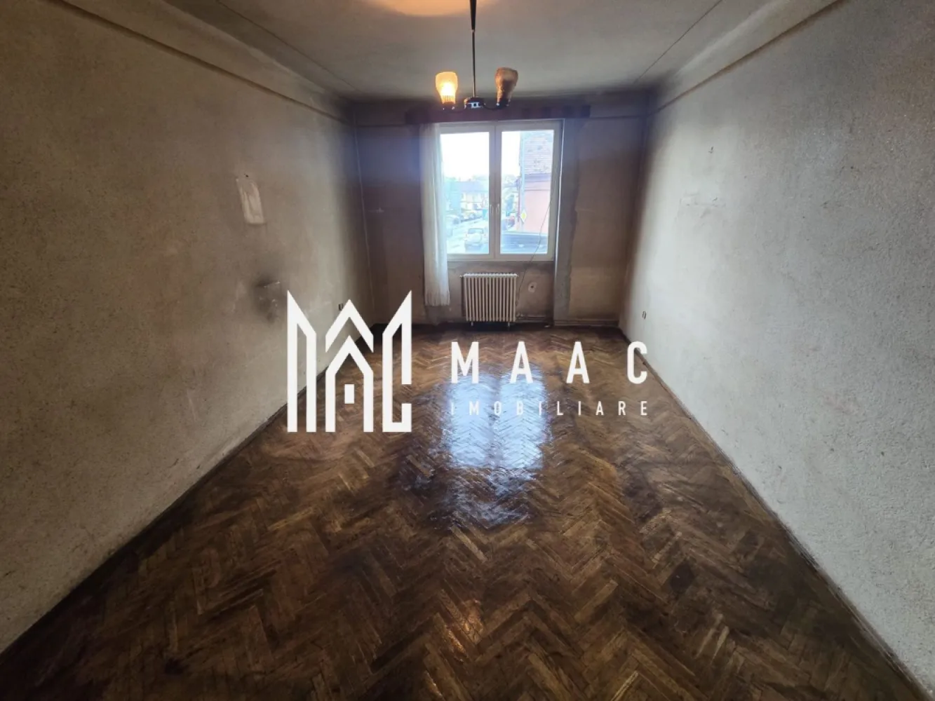 Apartament la casa 4 camere 300 teren zona Centrala