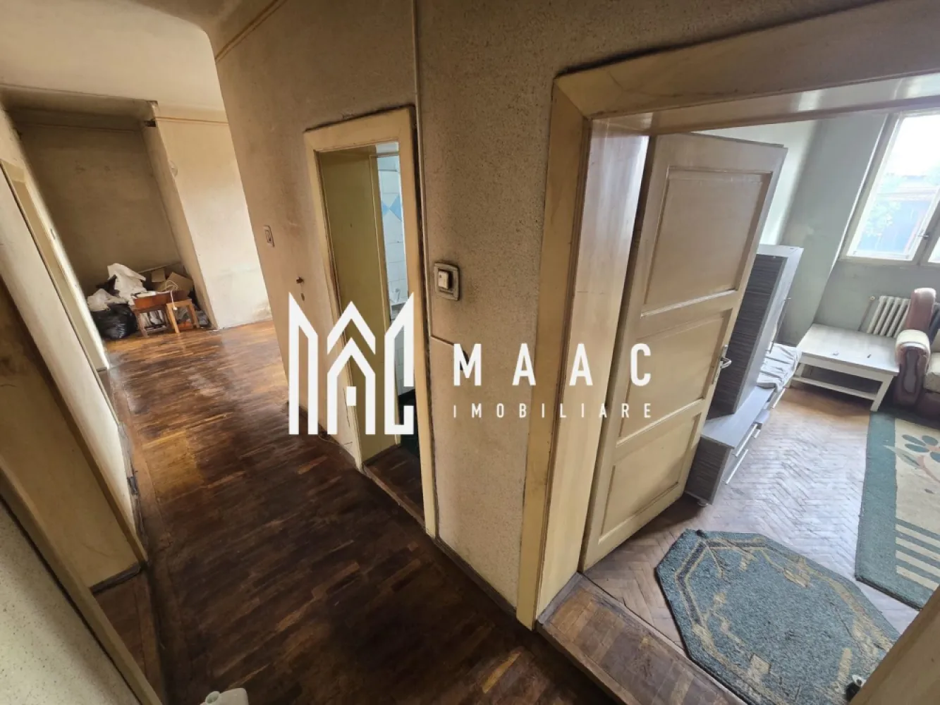 Apartament la casa 4 camere 300 teren zona Centrala