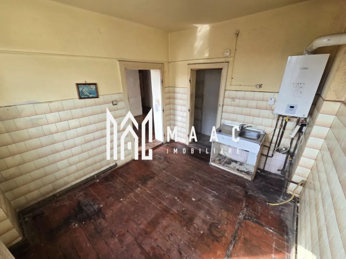 Apartament la casa 4 camere 300 teren zona Centrala