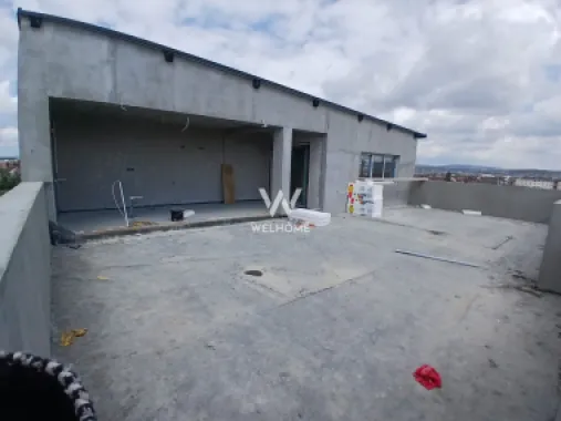Penthouse pe malul lacului, cu terasă panoramică 90 mp