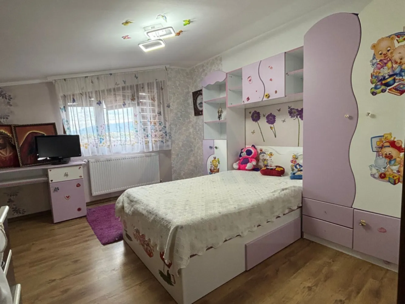 Casa la cheie 5 camere 250 mp curte libera 4 bai P+1+M Arhitectilor