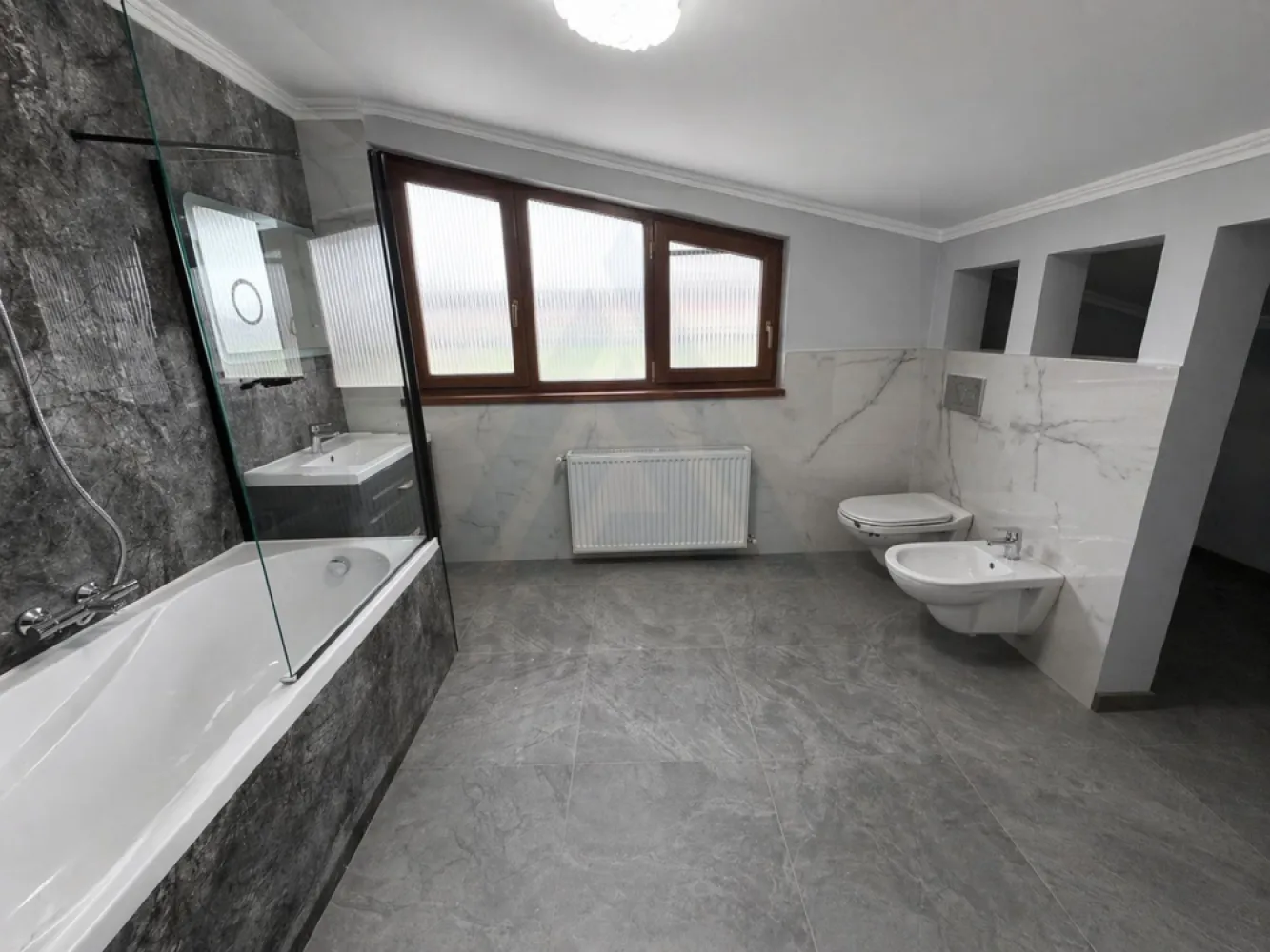 Casa la cheie 5 camere 250 mp curte libera 4 bai P+1+M Arhitectilor