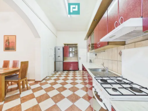 Apartament generos cu 3 camere – Zona Centrală