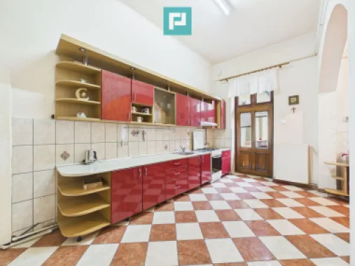 Apartament generos cu 3 camere – Zona Centrală
