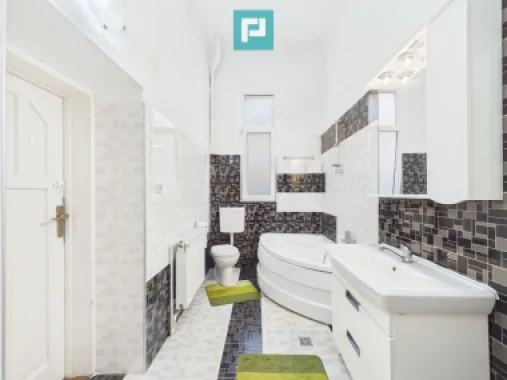 Apartament generos cu 3 camere – Zona Centrală