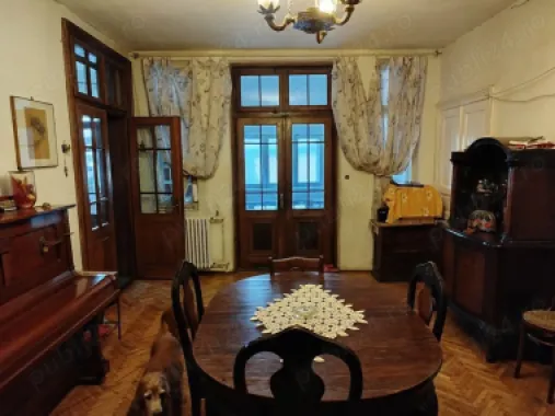 BRASADAS vinde casa cu 14 camere in Iasi zona CENTRALA.