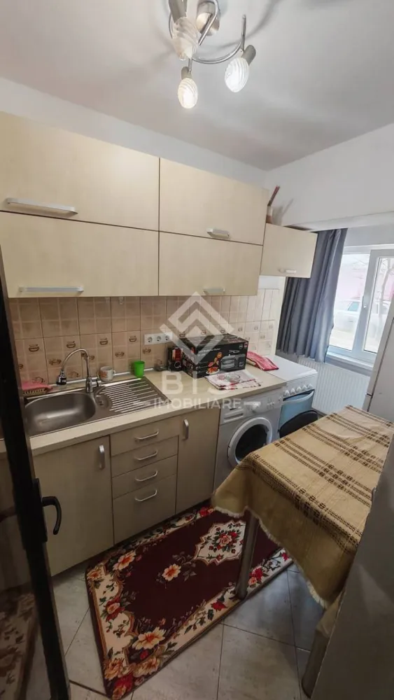 Garsonieră Parter strada Carpați - Garsonieră Modernă în Bistrița – Str. Carpați

​Căutați o locuință gata de mutat sau o investiție sigură? Vă propunem spre vânzare o garsonieră situată la parterul unui bloc reabilitat, într-o zonă excelentă, aproape de Grădinița „Trenulețul Veseliei”.

​ Avantaje principale:
​Locație: Str. Carpați, cu loc de joacă chiar în spatele blocului.
​Stare: Se vinde mobilată și utilată (exact ca în poze).
​Confort: Bloc izolat, parter accesibil, zonă liniștită și căutată. Situată la parter 

​Preț: 45.000 Euro

​Ideală pentru o familie tânără sau pentru închiriere imediată!
​Detalii și Vizionări: 0757080852