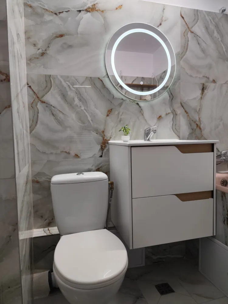 Închirieri apartament - Închiriez apartament cu două camere, renovat,totul nou,mobilat utilat, loc de parcare preț 370€, telefon 0742556991
