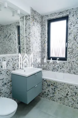 Apartament 3 Camere I Etaj 3/3 I Parcare Inclusă
