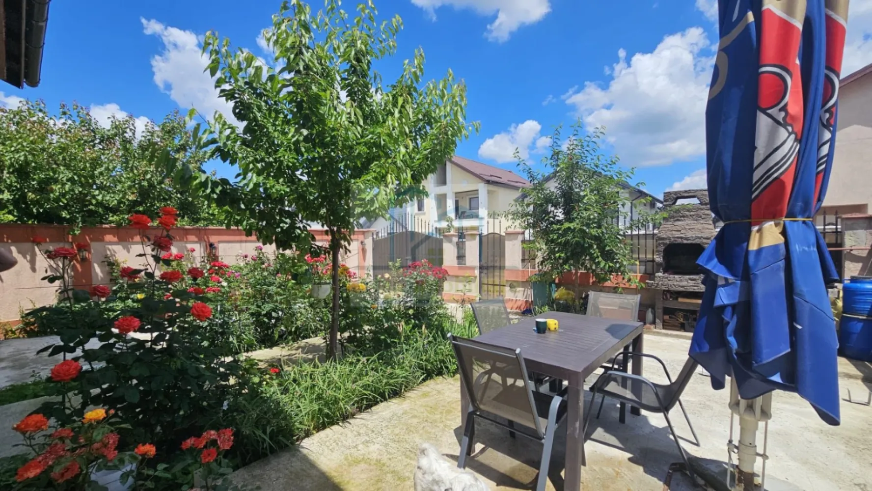 🏡 VILĂ INDIVIDUALĂ P+1 | 136 MP UTILI | TEREN 250 MP | CURTE AMENAJAT - Mută-te într-o casă gata de locuit, cu spațiu generos pentru întreaga familie!

Agentia Arhire Imobiliare va ofera spre vanzare o locuință spațioasă și bine compartimentată, situată în Pantelimon, pe Strada Tractorului, într-o zonă liniștită de case, cu acces direct din stradă asfaltată și toate facilitățile necesare în apropiere.

Dacă îți dorești confortul unei case individuale, o curte proprie și acces rapid către București, această proprietate din Pantelimon este alegerea ideală.

Situată într-o zonă rezidențială liniștită, pe stradă asfaltată, casa oferă 136 mp utili distribuiți eficient pe două niveluri, fiind perfectă pentru o familie care caută spațiu, intimitate și funcționalitate.

📐 Date principale

✔ Suprafață utilă: 136 mp

✔ Teren: 250 mp

✔ Curte liberă: aproximativ 114 mp

✔ Regim de înălțime: Parter + Etaj

✔ Construcție recepționată

✔ Centrală termică proprie

✔ Încălzire prin calorifere

✔ Se vinde complet utilată și parțial mobilată

Compartimentare inteligentă
Parter

✅ Living impresionant de peste 43 mp

✅ Bucătărie separată, complet mobilată și utilată

✅ Baie complet echipată

✅ Hol generos și casa scării

Etaj

✅ 3 dormitoare luminoase

✅ Baie complet utilată

✅ Hol

✅ Balcon

Dormitoarele se predau nemobilate, oferind posibilitatea amenajării după propriul gust.

🌳 Curte și exterior

Curtea este suficient de generoasă pentru relaxare, joacă sau petrecerea timpului cu familia și prietenii.

Beneficii suplimentare:

✔ Grătar zidit

✔ Placă de beton pregătită pentru foișor

✔ Debara închisă sub scară

✔ Spațiu pentru amenajare grădină, terasă sau loc de joacă

✔ Intimitate și liniște

📍 Localizare excelentă
Magazine la aproximativ 2 minute de mers pe jos
Parc nou în curs de amenajare la aproximativ 5 minute
Școală la 10-15 minute
Stația de metrou Pantelimon la aproximativ 25 minute
Acces rapid către București și principalele artere de circulație

Zona este în continuă dezvoltare, ceea ce reprezintă un avantaj atât pentru locuire, cât și pentru investiție.

De ce merită această proprietate?

✅ Casă individuală, nu duplex

✅ Living foarte mare și luminos

✅ 3 dormitoare

✅ 2 băi

✅ Curte proprie

✅ Utilități complete

✅ Mutare imediată

✅ Raport foarte bun între suprafață, teren și preț

Se accepta credit ipotecar 

Pret Vanzare : 165000 Euro Negociabil.

Va asteptam la vizionare