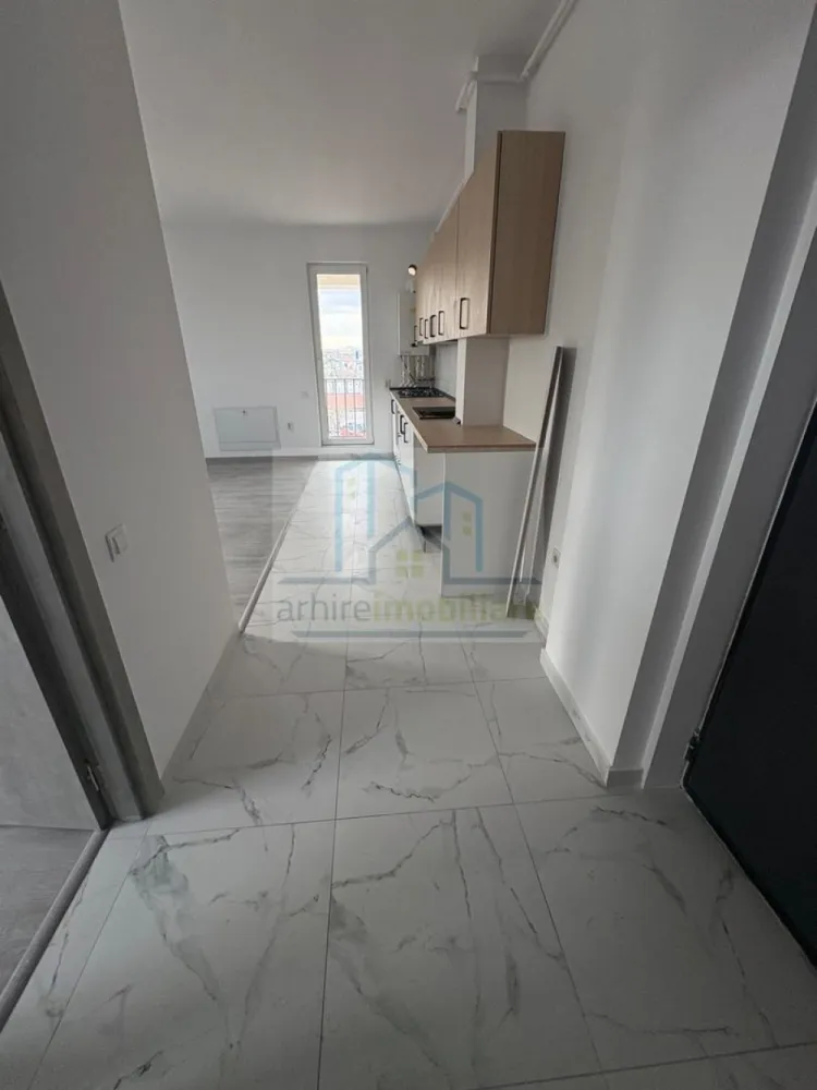 Apartament 2 camere | Bloc nou 2026 | Luminos | Încălzire pardoseală | - ✨ Apartament 2 camere modern | Bloc nou 2026 | Str. Ghetu Anghel nr. 100, Sector 3 ✨

ArhireImobiliare vă propune spre vânzare un apartament de 2 camere decomandat, situat într-un imobil nou, finalizat în 2026, într-o zonă în plină dezvoltare din Sector 3 – Strada Ghetu Anghel nr. 100. O alegere ideală atât pentru locuire, cât și pentru investiție sigură.

🏡 Detalii proprietate
Suprafață utilă: 48 mp
Etaj: 3/4 (cu lift)
Bloc nou, finalizat în 2026
Compartimentare decomandată, eficient gândită
✨ Dotări și finisaje premium
Încălzire în pardoseală – confort sporit în orice sezon
Ferestre tripan – izolare termică și fonică superioară
Bucătărie mobilată și utilată
Dormitor mobilat (pat + saltea)
Baie complet echipată
Spații bine optimizate + lumină naturală pe tot parcursul zilei
📍 Localizare & accesibilitate
10–12 minute până la metrou Republica
Acces facil STB: 253, 330, 103 + N104
Conectivitate rapidă către Pallady, Titan și Industriilor
Magazine și facilități la doar 5–6 minute distanță
⭐ Avantaje cheie

✔ Bloc nou – costuri reduse de întreținere
✔ Încălzire în pardoseală – confort modern
✔ Geamuri tripan – liniște și eficiență energetică
✔ Etaj intermediar – echilibru termic optim
✔ Apartament gata de locuit sau închiriat imediat

💰 Preț vânzare: 99.900 € (ușor negociabil)
🚫 COMISION 0% pentru cumpărător

📞 Te așteptăm la vizionare pentru a descoperi un apartament modern, eficient și pregătit pentru mutare imediată.