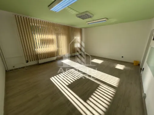 Spatiu pentru birouri de inchiriat, 30 mp, etajul 1, in Girocului