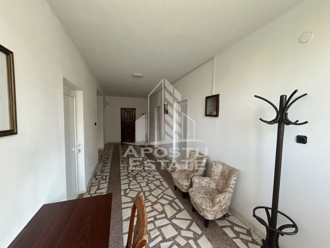 Spatiu pentru birouri de inchiriat, 30 mp, etajul 1, in Girocului