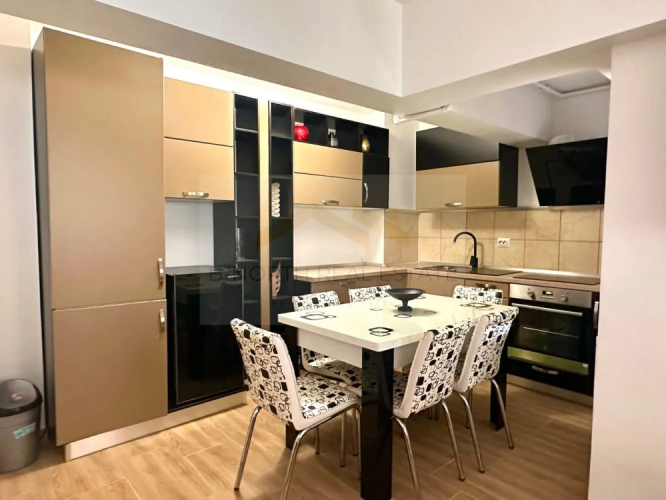 Apartament 2 camere de închiriat | Bulevardul Unirii | rezidential sau birou