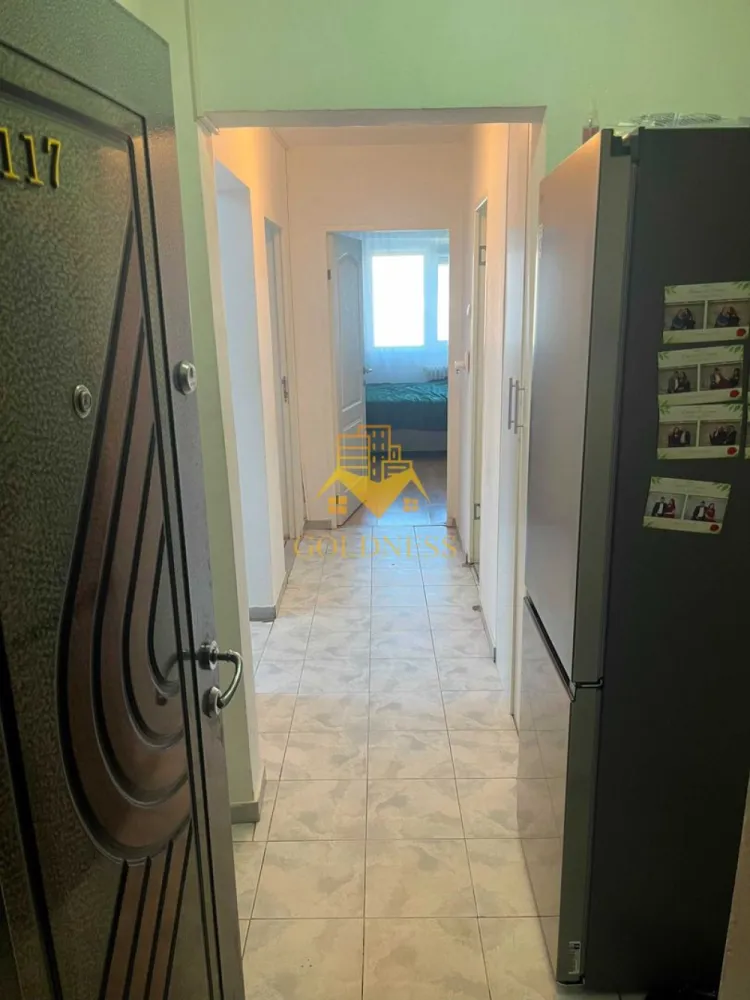 2 camere decomandate, balcon, Manastur, Mehedinti, BIG, Izlazului - GOLDNESS Imobiliare vă propune spre închiriere un apartament cu 2 camere complet mobilat și utilat, la etajul 8 într-un imobil de 10 etaje, în Cartierul Manastur .
Se poate parca prin zona
Se află în apropierea stațiilor de transport în comun, magazine, restaurante, spații verzi, farmacii, etc. 

Apartamentul este compartimentat astfel:
 - dormitor cu pat matrimonial, dulap
 - dormitor cu canapea extensibila, dresing, TV, 
 - bucatarie complet utilată și mobilată, loc de servit masa 
 - baie cu cabina de dus, calorifer port prosop și dulap pentru depozitare.
 - balcon de 2 mp.

Imobilul este dotat cu toate cele necesare- centrală proprie, frigider, aragaz, hotă, mașină de spălat haine, etc. 

Dacă sunteți interesați de acest apartament și doriți să îl vizionați, dar și pentru alte oferte nu ezitați să ne contactați telefonic sau prin e-mail. Vă stăm la dispoziție!
Pentru intermediere se percepe un comision de 50% din prețul chiriei!