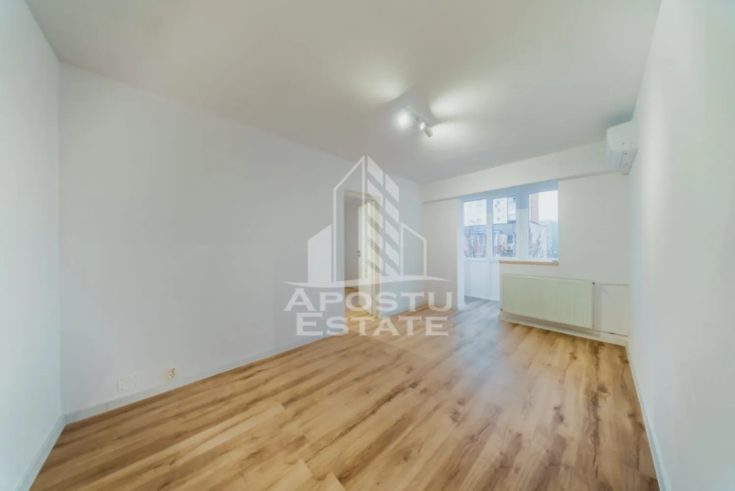OCAZIE / Aurel Vlaicu / 2 camere renovate LUX