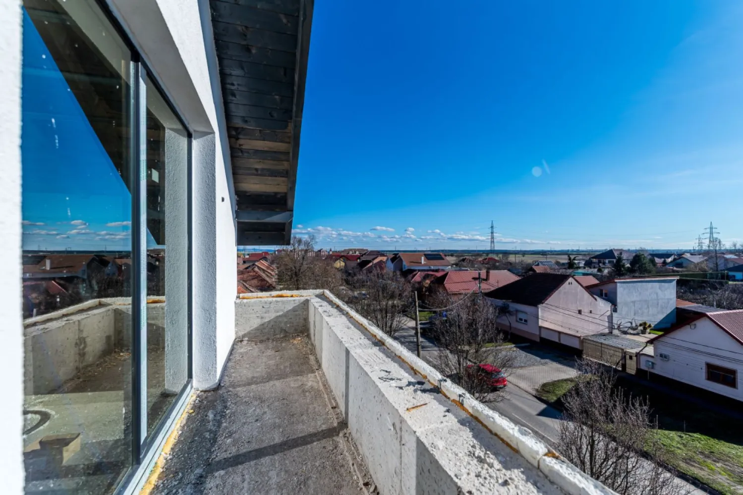 MICALACA | 3 camere - 78mp | alege-ți finisajele! | parcare inclusă - Apartament nou situat în Micalaca, cu încălzire în pardoseală și loc de parcare inclus. Acum este momentul! 
Apartamentul este în curs de finisare, ceea ce înseamnă că tu alegi culorile și texturile care te vor înconjura.

120.000 € (TVA inclus) | 0% comision - achiziție de la dezvoltator
Contact: Sebastian Nica 0722 252 639

Apartamentul se află în etapa ideală pentru un viitor proprietar cu viziune.
Achiziția în acest stadiu vă oferă libertatea de a alege finisajele interioare și să creați spațiul exact așa cum l-ați visat!

Confort: 3 camere, 78 mp utili, încălzire în pardoseală și loc de parcare inclus.

Preț: 120.000 € (TVA inclus) | 0% comision - achiziție de la dezvoltator

📞 Sună acum să vezi mostrele de finisaje: Sebastian Nica – 0722 252 639

Nu dispui de toată suma? Te ajutăm noi gratuit! Îți obținem oferte de la 16 bănci.

Ai o proprietate de vânzare în Arad și vrei să știi cât valorează cu adevărat?
Sună-mă pentru o evaluare gratuită, fără obligații.

Birou: ACASĂ | Agenție imobiliară Arad
Bulevardul Decebal 2, Arad 310133