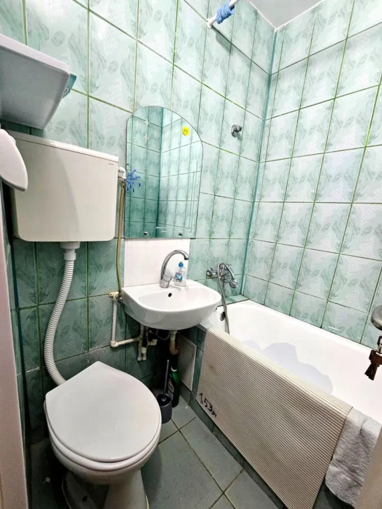 De vanzare apartament cu o camera, zona Reno - Doja, parter, 46.500 euro