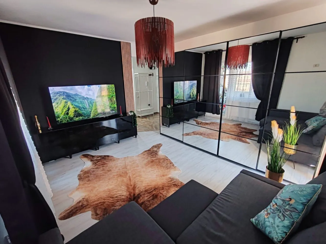 Ag BRASADAS vinde 3 Cam ULTRALUX NOU lângă Metrou. - Agenția BRASADAS vinde apartament LUX cu 3 camere an 2024 situat in cartierul rezidențial ROTAR PARK. Mobila Mobexpert de calitate modern. Finisaje PREMIUM, electrocasnice de ultimă generaţie, inclusiv masina de spalat vase, totul NOU. Foarte SPATIOS, LUMINOS decomandat, etaj 3 la 7 minute de Metrou. Merita vazut.
Pentru detalii va rugam sa sunați direct la numărul 0743598462.