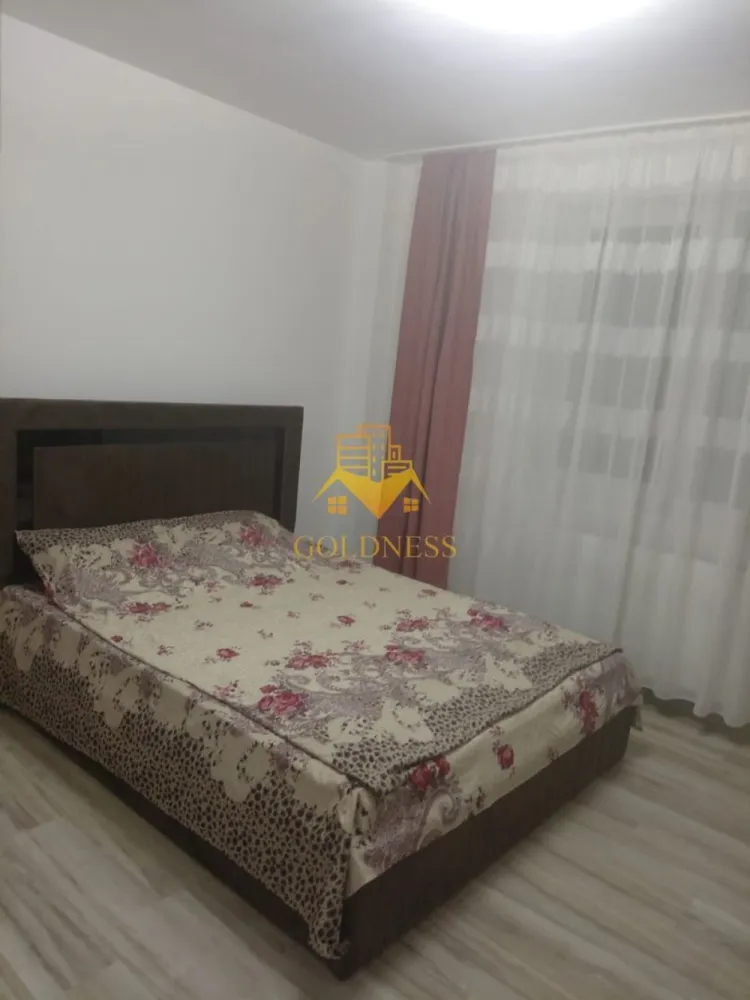 2 camere, modern, terasa, parcare, Urusaului, Terra, Floresti - GOLDNESS Imobiliare vă propune spre închiriere un apartament cu o camera complet mobilat și utilat, la etajul 2 într-un imobil de 5 etaje, în cartierul Terra, Florești.
 Apartamentul este compartimentat astfel:
- living cu bucatarie open-space complet utilată, canapea extensibla, loc de servit masa.
- dormitor cu pat matrimonial, spatiu pentru depozitare, noptiere.
- baie cu cabina de dus calorifer port prosop inox și dulap pentru depozitare.
- terasa de 10 mp.

Imobilul este dotat cu toate cele necesare- centrală proprie, mașină de spălat haine, frigider, plită electrică, hotă, etc.
Se află în apropierea stațiilor de transport în comun, magazine, restaurante, spații verzi, farmacii, etc.
Se poate inchiria parcare cu 30 euro!

Dacă sunteți interesați de acest apartament și doriți să îl vizionați, dar și pentru alte oferte sau detalii nu ezitați să ne contactați telefonic sau prin e-mail - goldnessimobiliare@gmail.com. Vă stăm la dispoziție!
Pentru intermediere se percepe un comision de 50% din prețul chiriei!