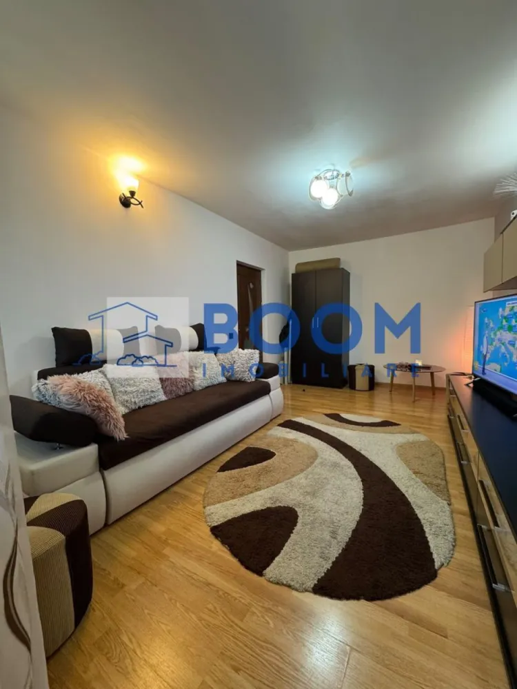Apartament 2 camere Nord | Parter | Renovat complet | Centrala noua | - MAAC Imobiliare vă propune spre vânzare un apartament decomandat cu 2 camere, situat la parter înalt, într-un bloc izolat termic, în zona Nord.

Apartamentul este o alegere excelentă pentru cei care își doresc o locuință confortabilă, bine întreținută și pregătită pentru mutare imediată. Proprietatea beneficiază de centrală termică nouă cu garanție 7 ani, aer condiționat montat de aproximativ un an, precum și instalație electrică și sanitară nouă.

Se vinde mobilat, exact ca în fotografii, mai puțin electrocasnicele.

Locuința oferă confort, eficiență și avantajul unei zone apreciate, fiind potrivită atât pentru o familie, cât și pentru investiție.

Pentru mai multe detalii și programarea unei vizionări, contactați MAAC Imobiliare! CP3230719